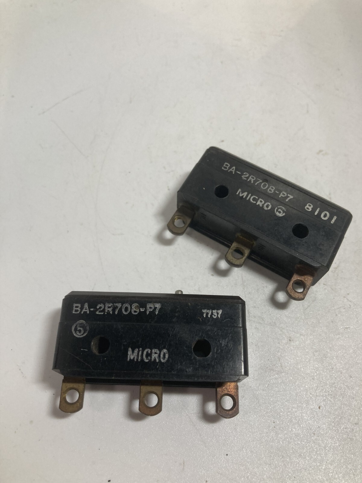 HONEYWELL BA-2R708-P7 LIMIT SWITCH 20A125, 250 OR 480VAC PIN PLUNGER (LOT OF 2)