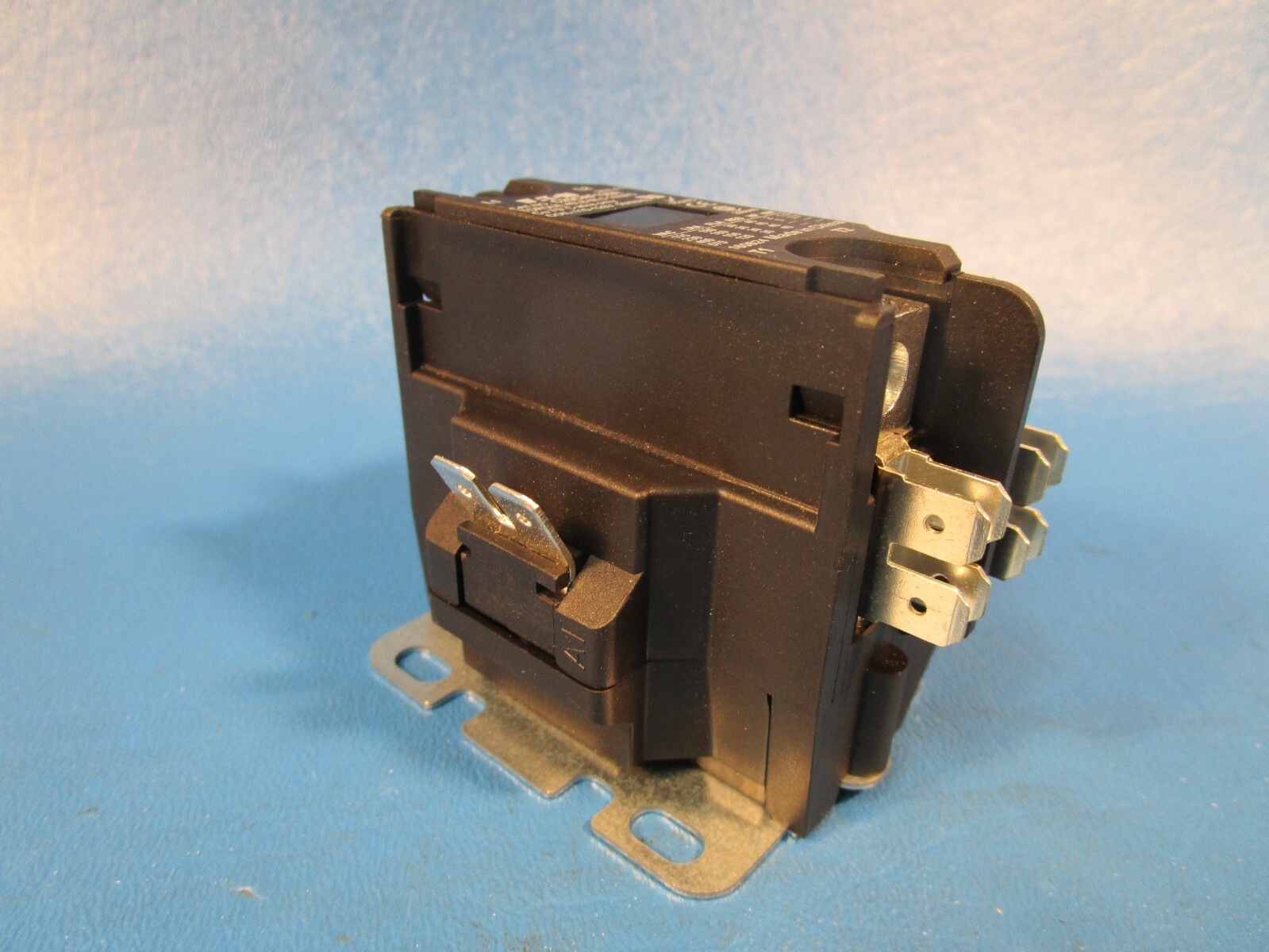 Eaton C25CNF130A, Definite Purpose Contactors Definite Purpose 1P 110/120VAC 50/