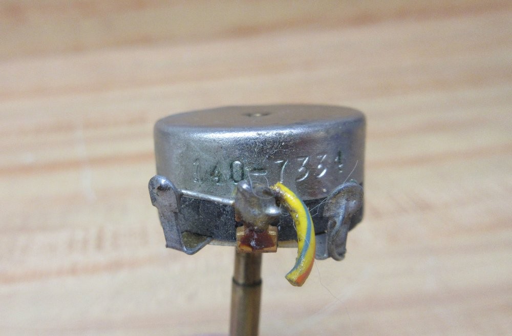 Clarostat 2100-2526 Potentiometer 140-7334