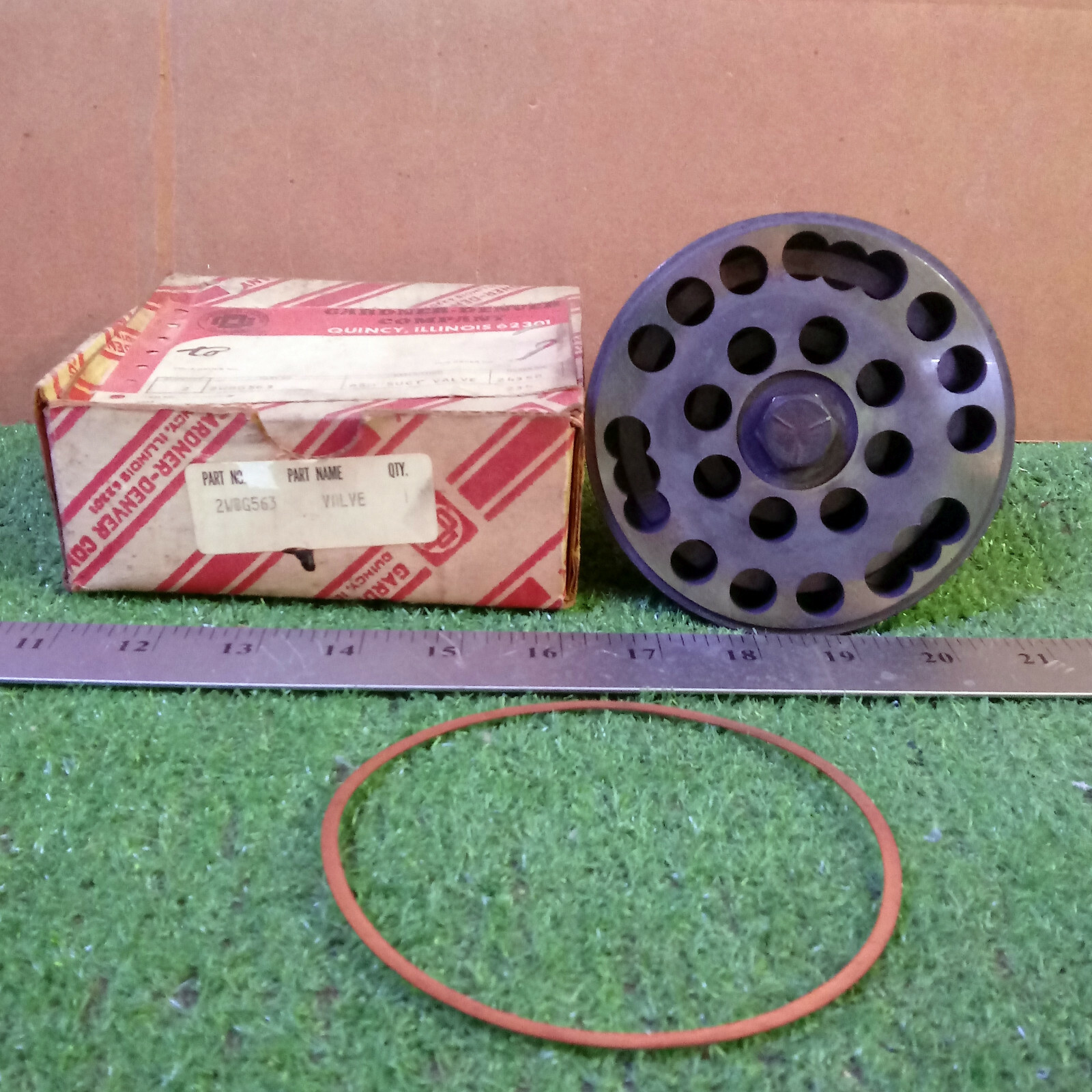 1 NEW GARDNER DENVER 2WBG563 VALVE NIB ***MAKE OFFER***