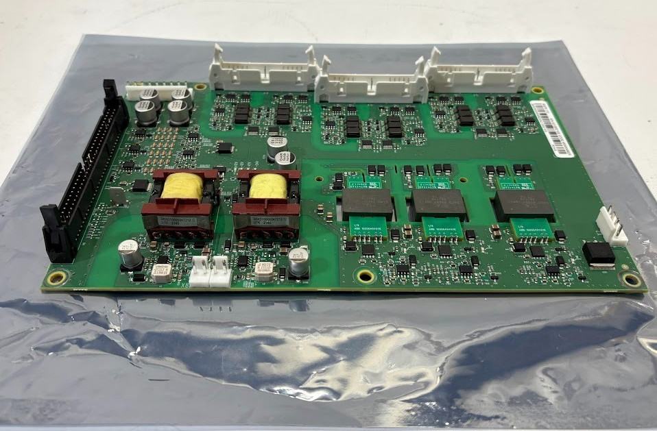 (NOB) ABB 3AXD50000049025 BGDR-11C Gate Driver Board for ACS580 / ACS880 Drive