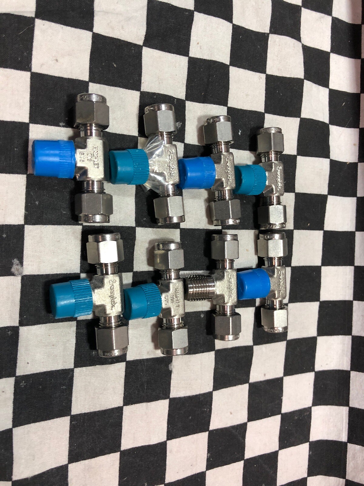 LOT OF 8, SWAGELOK SS-400-3-4TTM, Male Branch Tee 1/4″, SHIPSAMEDAY#C30