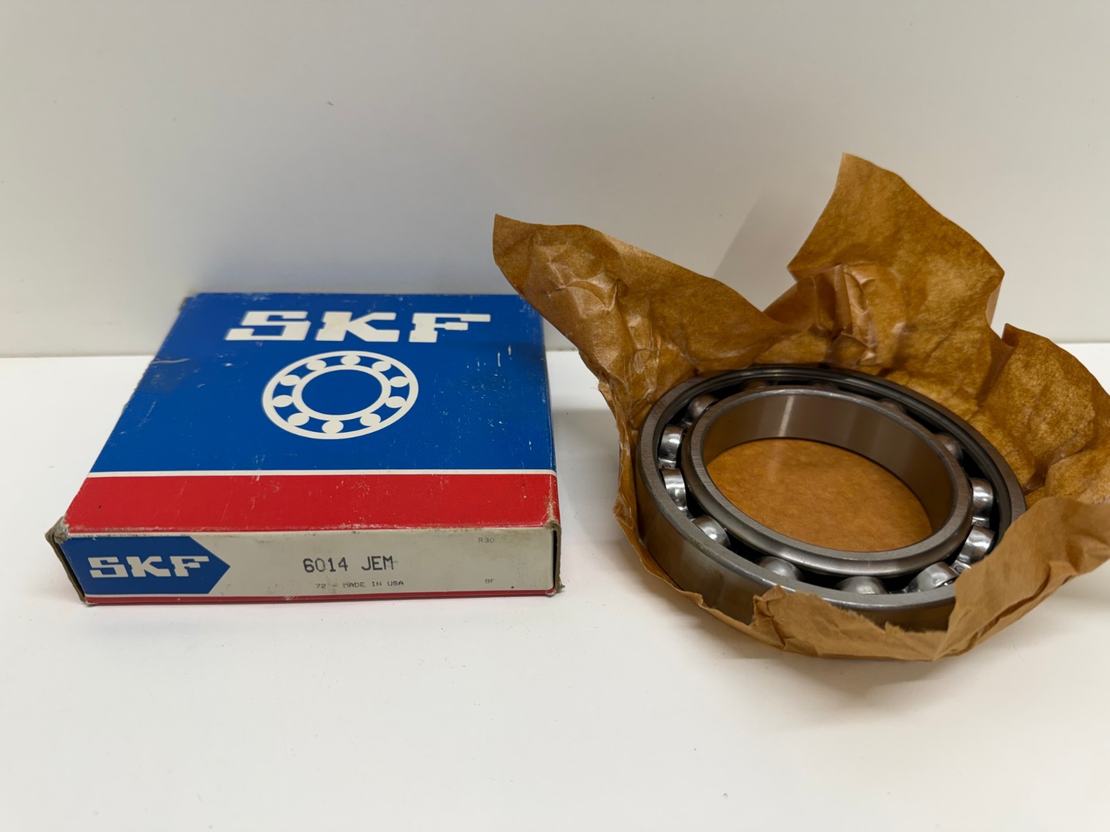 NEW OLD STOCK! SKF DEEP GROOVE RADIAL BALL BEARING 6014-JEM