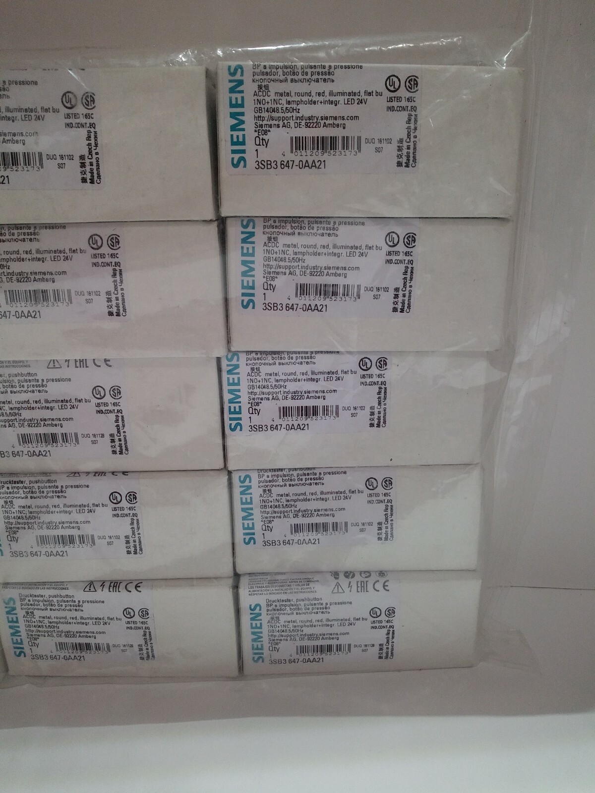 New Siemens Red Pushbutton – 3SB3 647-0AA21