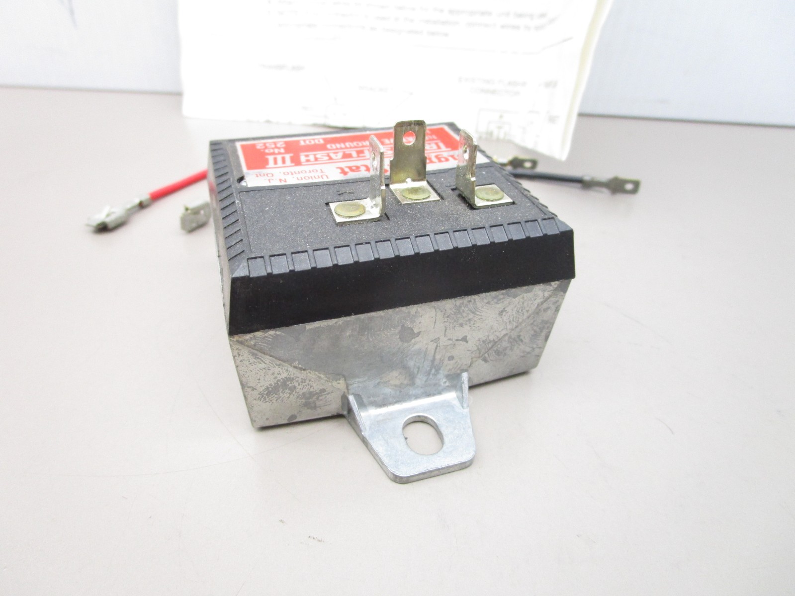 Signal-Stat 252 Trans-Flash Vehicle Flasher 12-Volt / Neg-Ground Model 3232