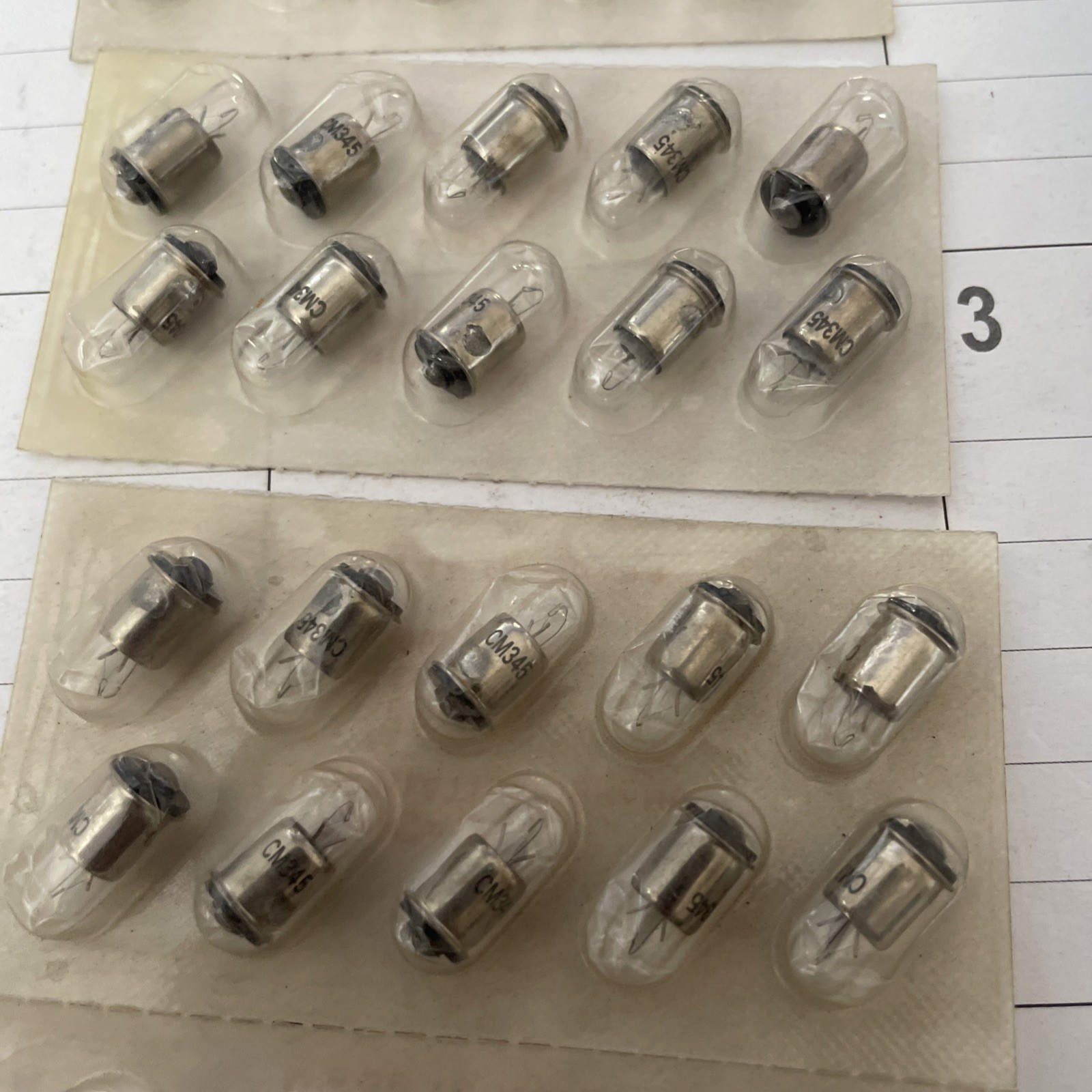 Chicago Miniature Lamp 345 Lot Of 35