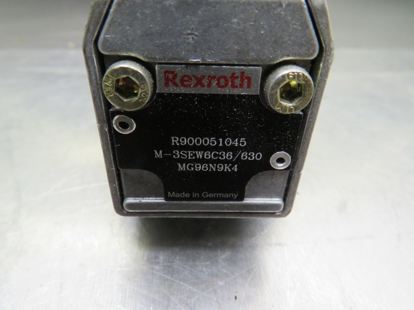 Rexroth R900051045 M-3SEW6C36/630 MG96N9K4 Hydraulic Valve