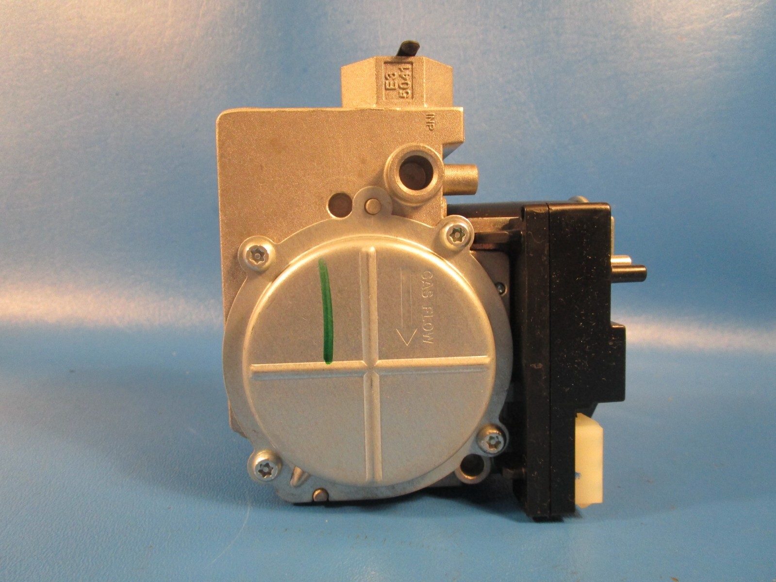 EMERSON VAL09030, Rodgers 36J54-201 Manifold Gas Valve, 1/2IN INLET, 1/2IN OUTLE
