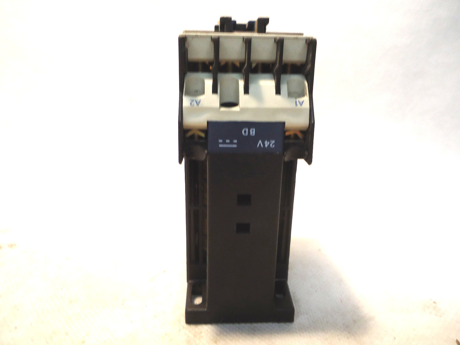 TELEMECANIQUE LP1 D09-10 24V COIL CONTROL RELAY
