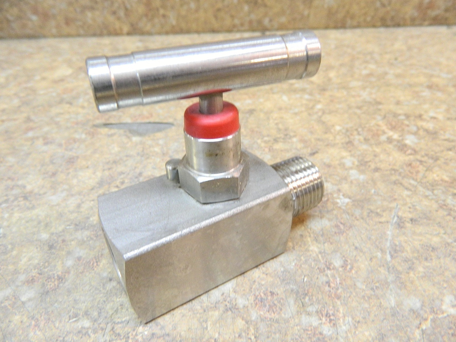 NEEDLE VALVE 1/2″ NPT STAINLESS STEEL