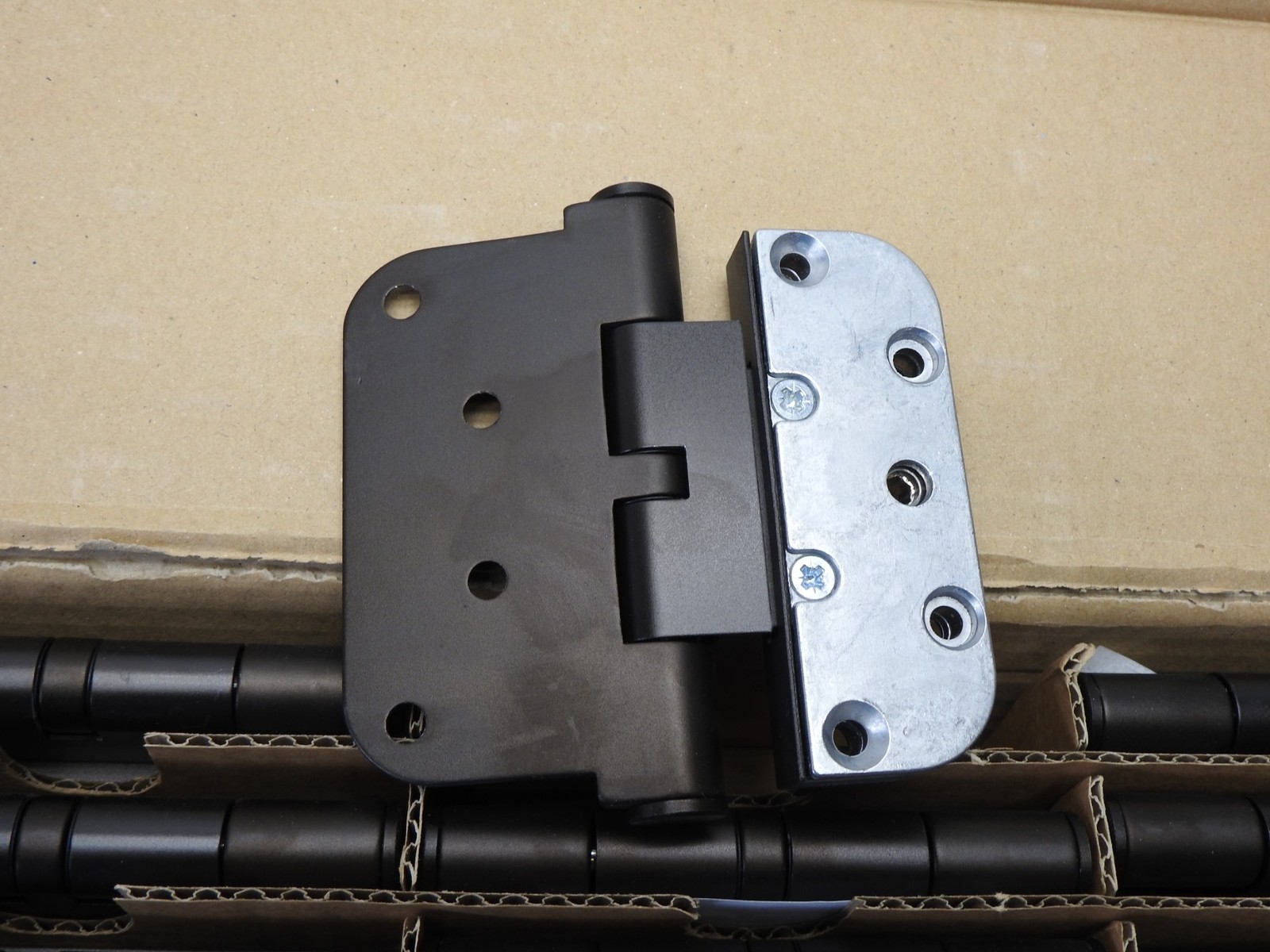 HOPPE F5-2 Aluminum Matt Dark Bronze Effect Adjustable Hinge (25/Box) – NEW!
