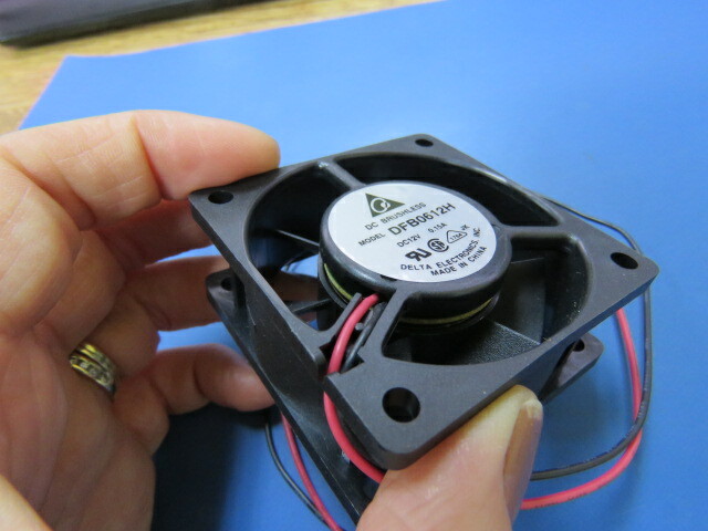 DELTA DFB0612H Qty of 10 per Lot 60x60x20 mm 12V Brushless Tubeaxial Fan 11 Wir