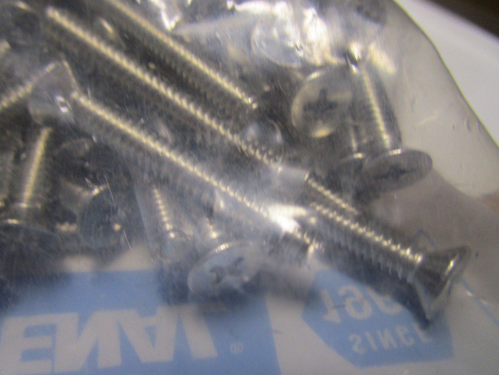 #10-24 x 1-1/2″ Phillips Flat Head 18-8 Stainless Steel Machine Screw QTY 100