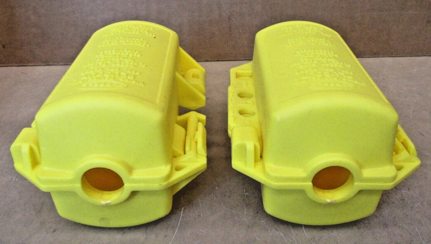 Hubbell HLDMP Lockout Device High Visibility Yellow Plugout Lot of 2 Pcs 1383OMF