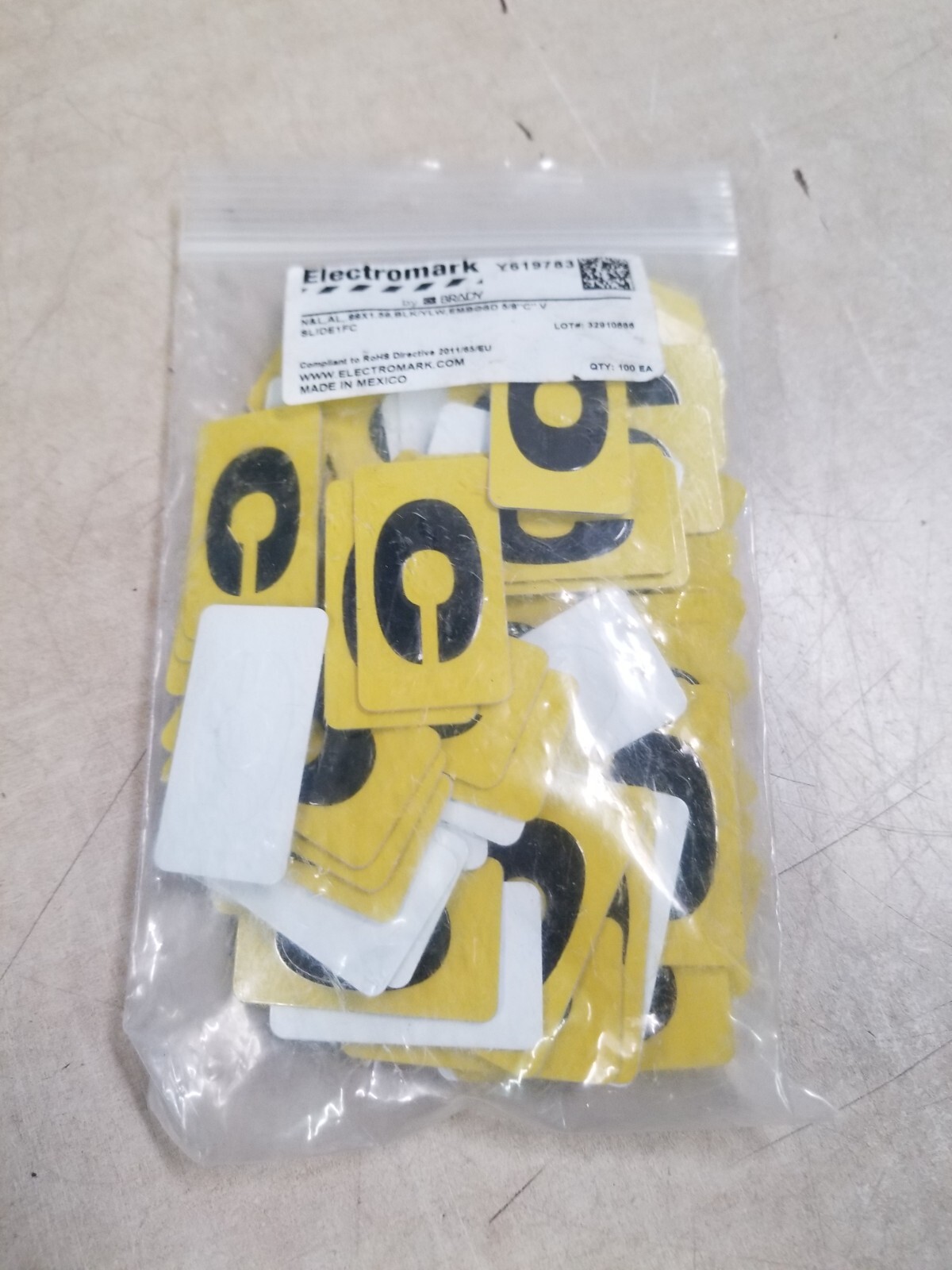 ELECTROMARK Y619802 TAG AL VERTICAL STYLE W 0.024″ THICK 1-19/32″ 100 PACK
