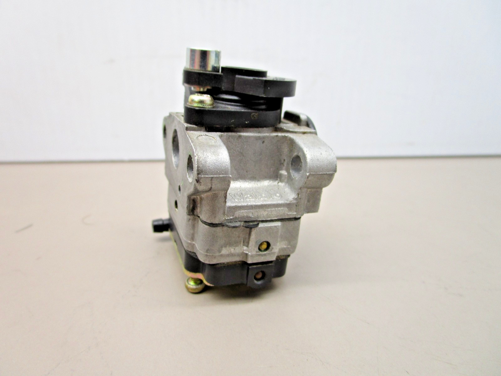 Honda GX31 Engine Carburetor Assembly Walbro WYL 127 16100-ZM5-809