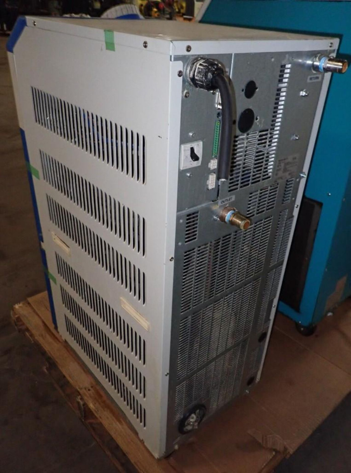 SMC HRS050-AN-20 Chiller, Clear Water, Air Cooled, 5100W Thermal Chiller 224