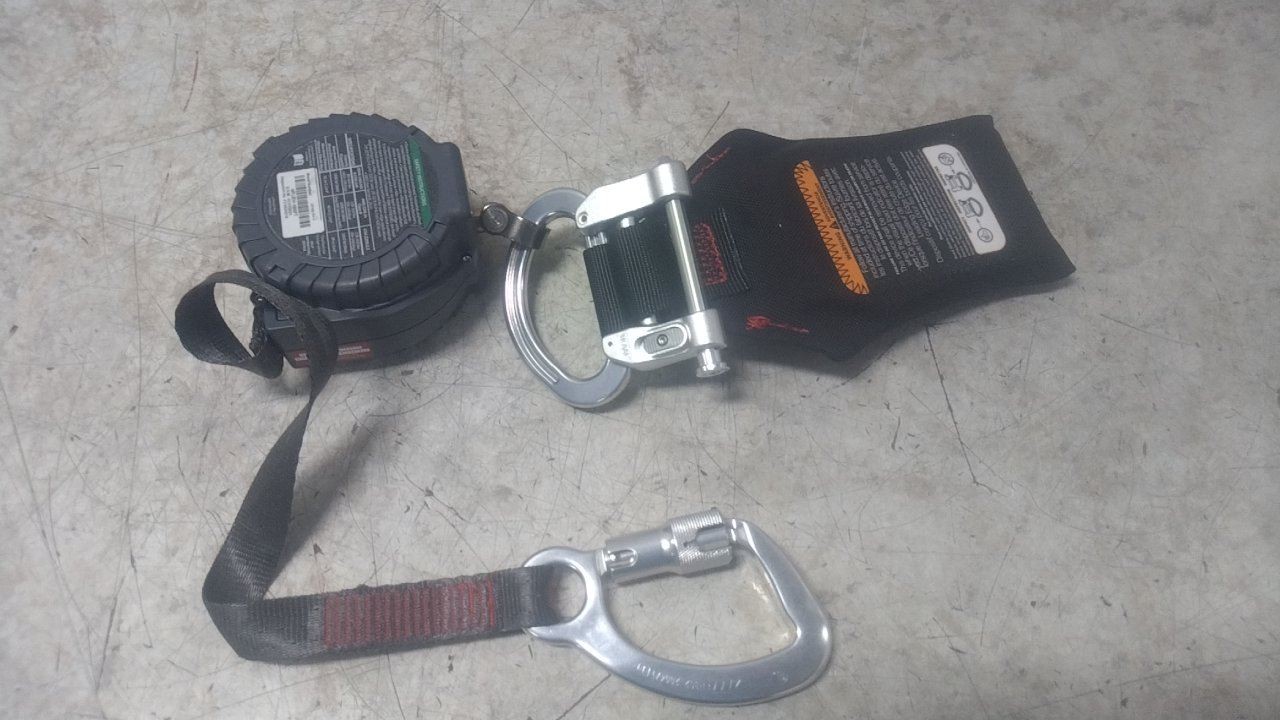 Honeywell Miller MFLEW-18/6FT 6 Ft L 420 Lb Cap Self-Retracting Fall Limiter