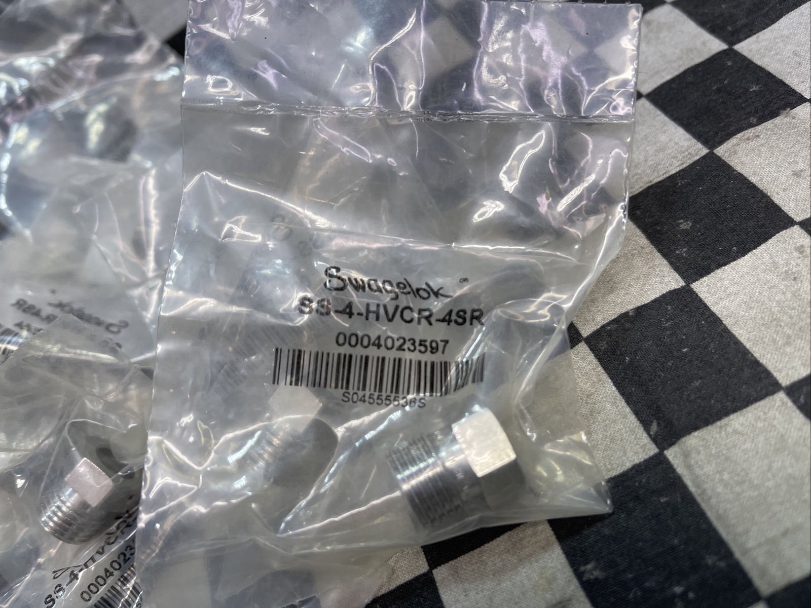 SWAGELOK Male Nut 1/4″ VCR, SS-4-HVCR-4SR, SS4HVCR4SR, LOT OF 11 #1607Q15