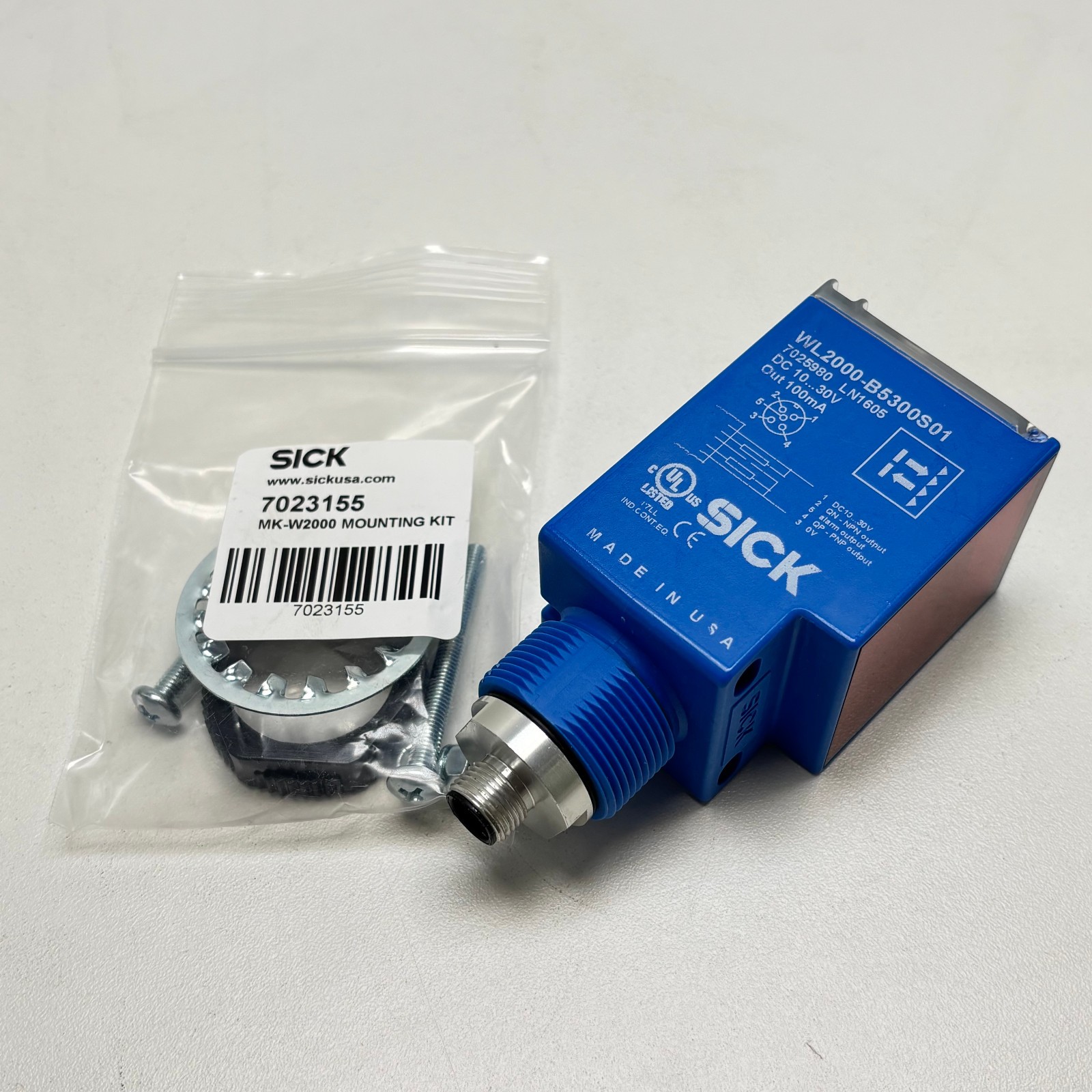SICK WL2000-B5300S01 7025980 PHOTOEYE W/ MOUNTING KIT MK-W2000