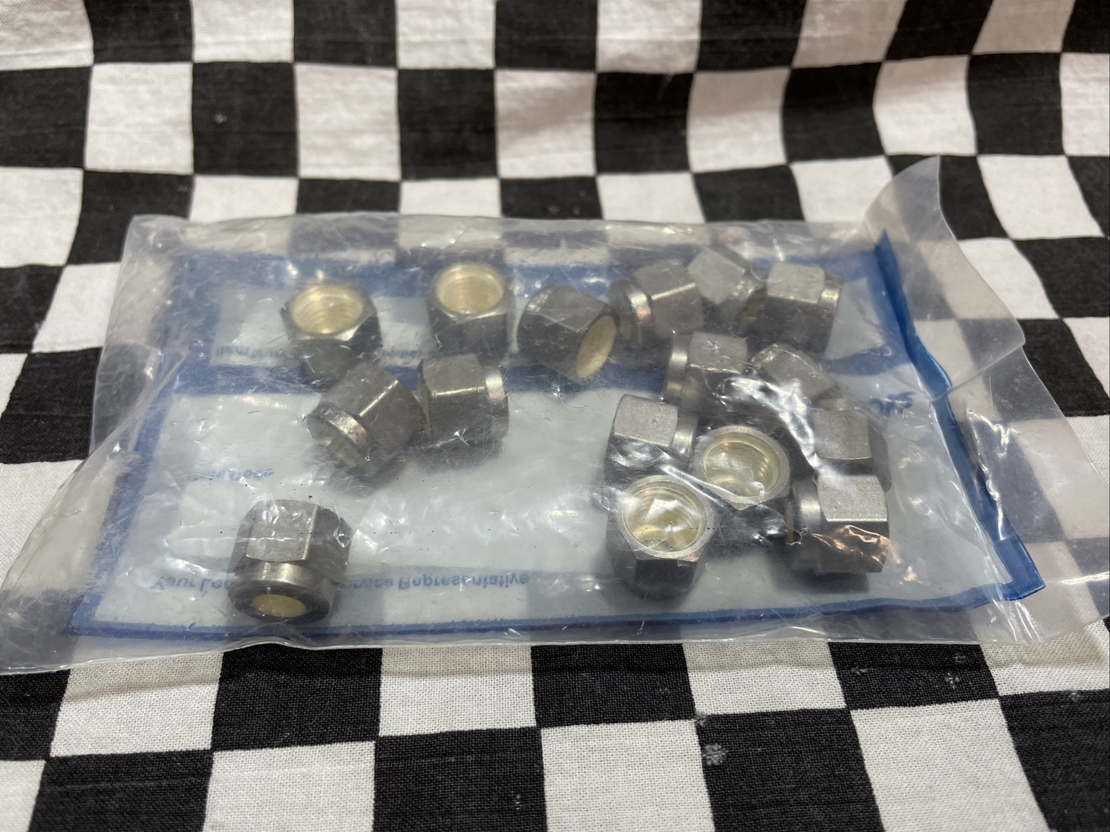 Swagelok Nut 1/4″ Tube Fitting, SS-402-1, SS4021, LOT OF 16, SHIPSAMEDAY #ZM10
