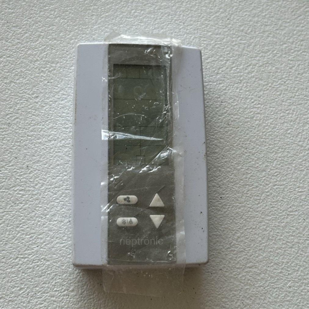 Neptronic TFC24F3XYZ3 Fan Coil Thermostat 3 Speed