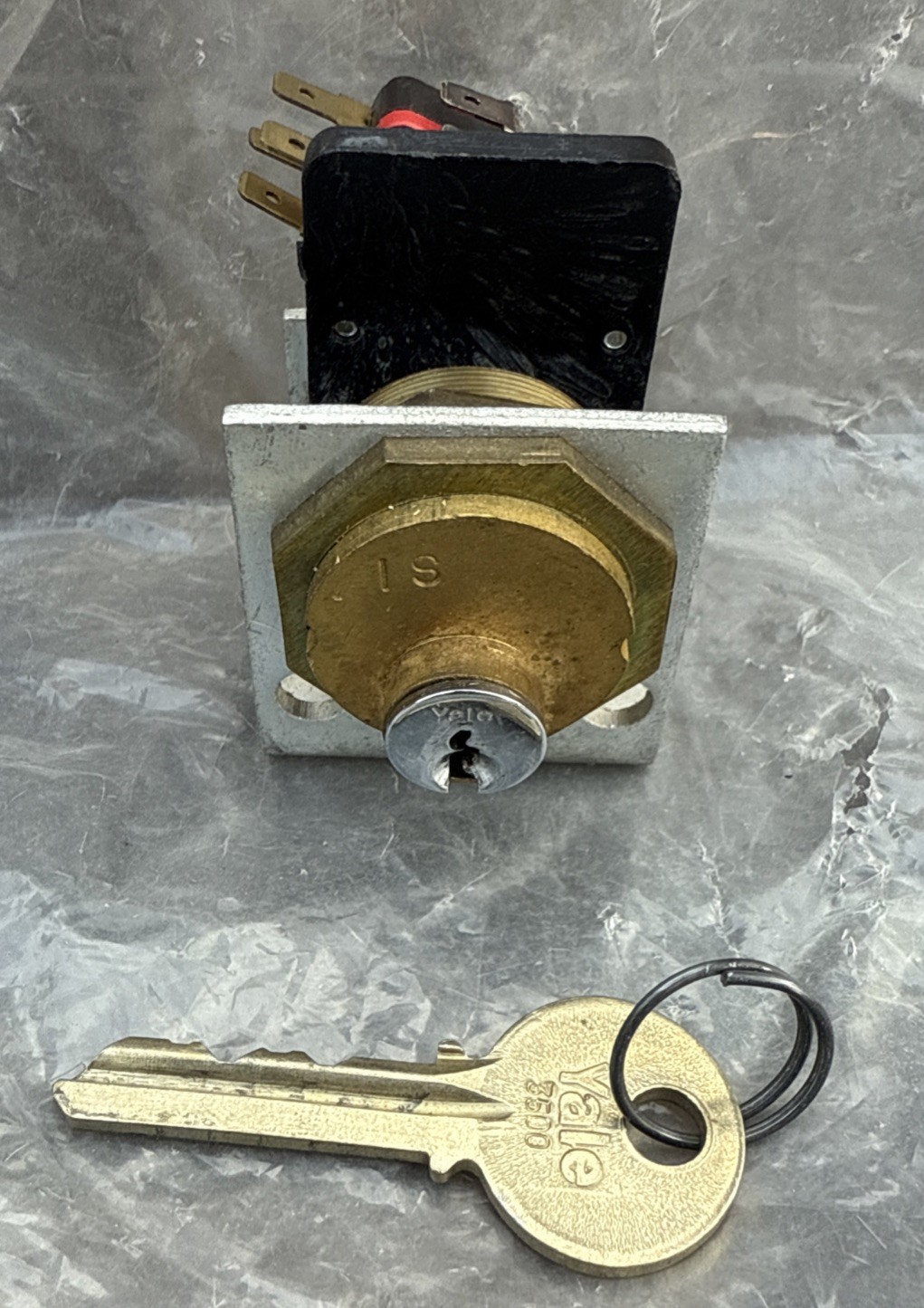 Yale 3500 Elevator Fire Service Key Station (In Station) 1 Position
