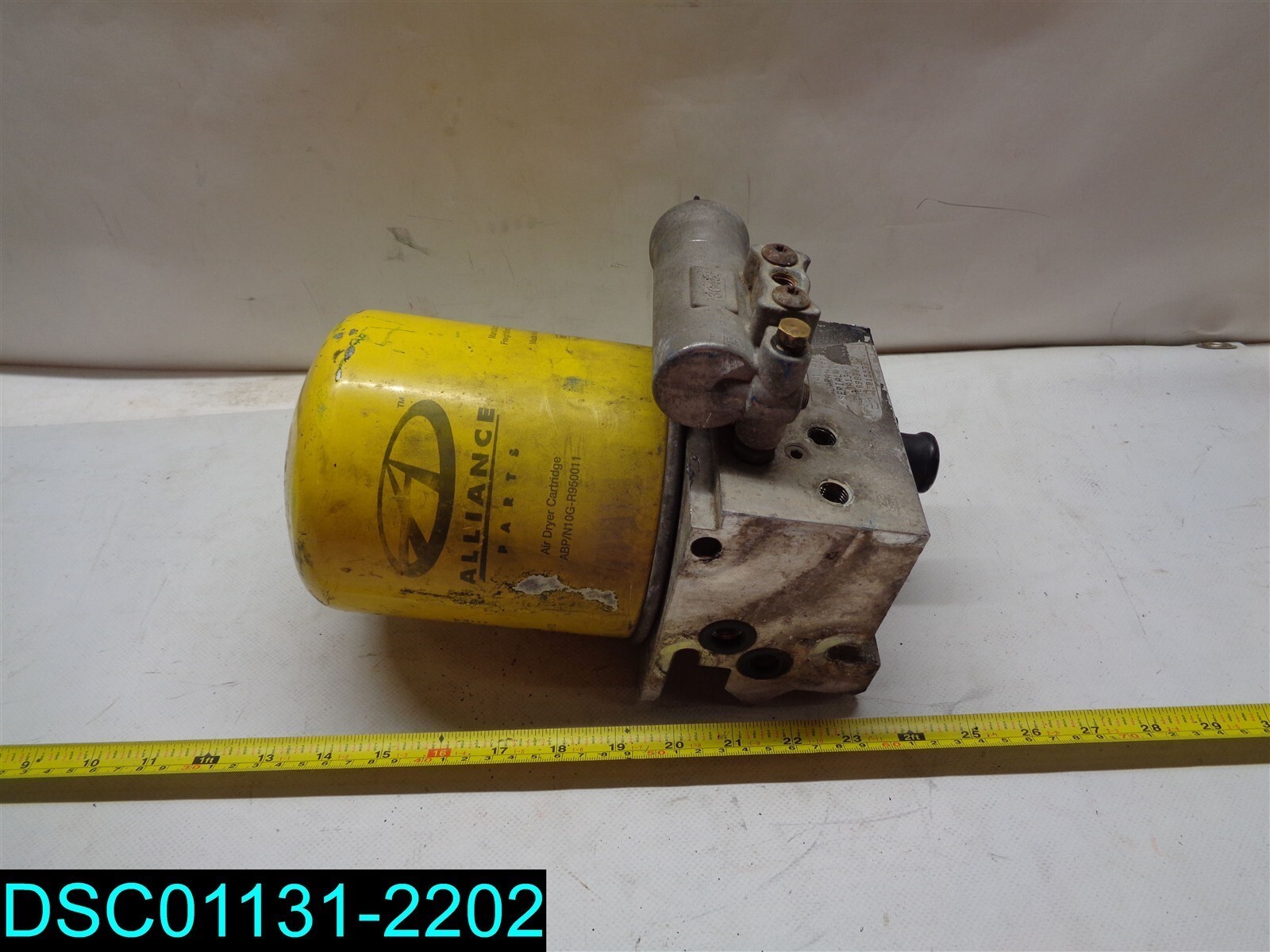 used item- Bendix Type 5015533 AD-IS Air Dryer for Kenworth Peterbilt