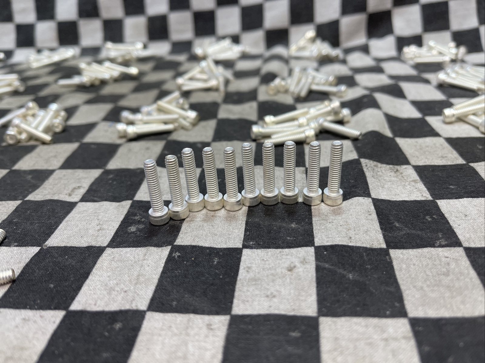 Socket Head Screw 8-32 x 3/4″ Long, SILVER PLATED, LOT OF 254 SHIPSAMEDAY#1325W4