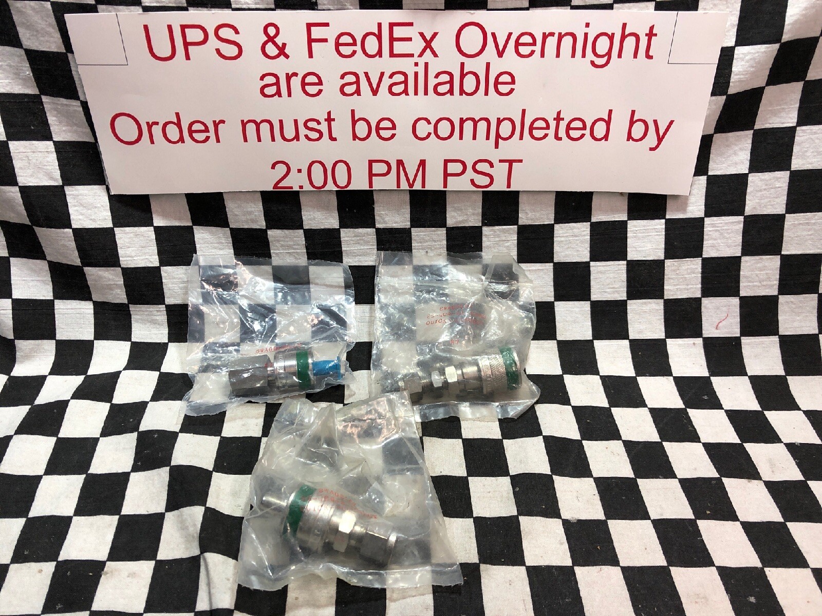 3x Swagelok Quick Connect SS-QC6-S-600K3 & SS-QC4-B1-400K3 & SS-QC4-S-4PFK3