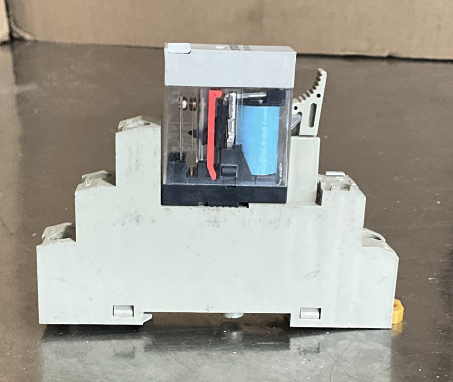 OMRON Max. 10A25PV Socket & Relay 0343EW