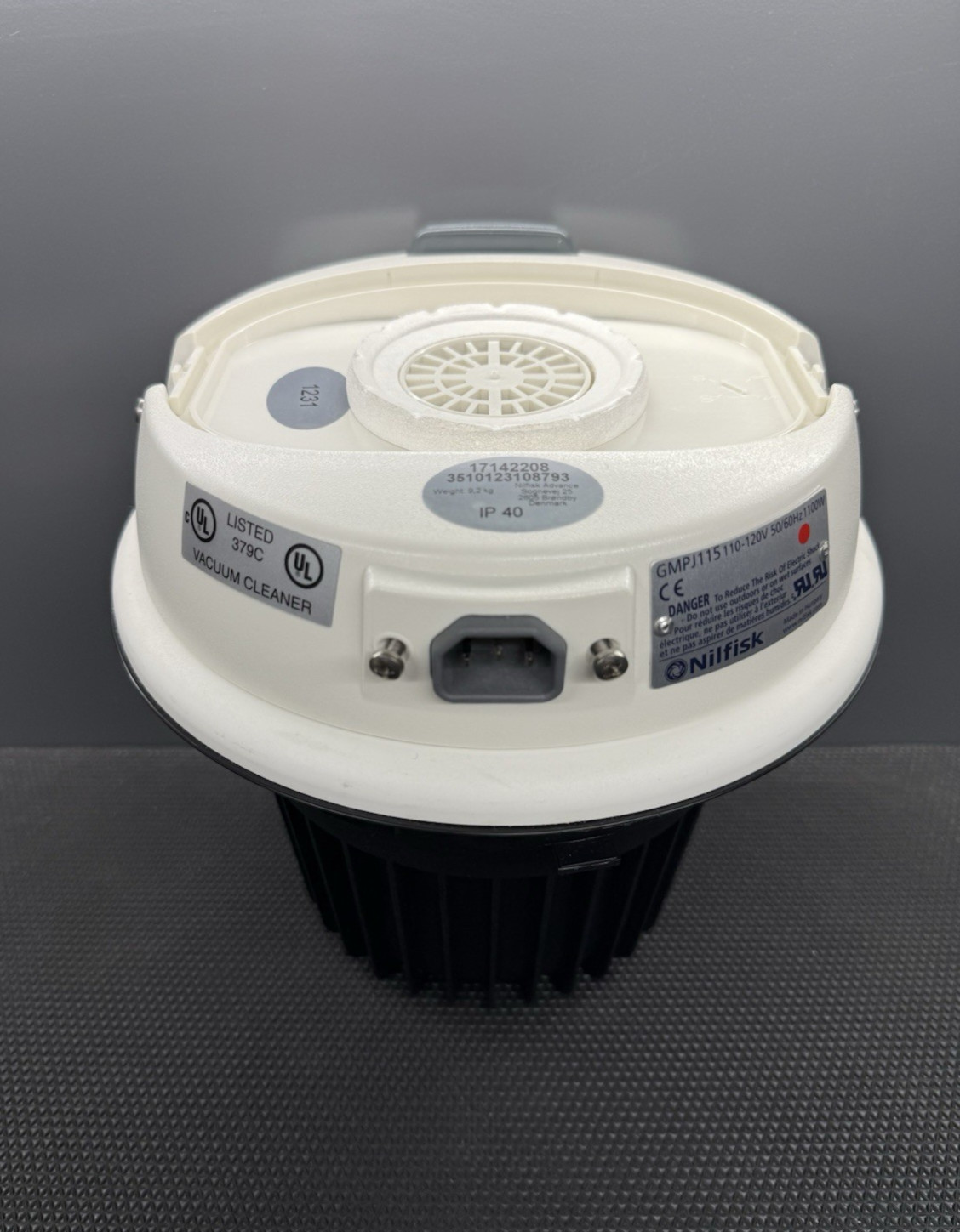 Nilfisk IVT 1000CR Vacuum with Safe-Pak,