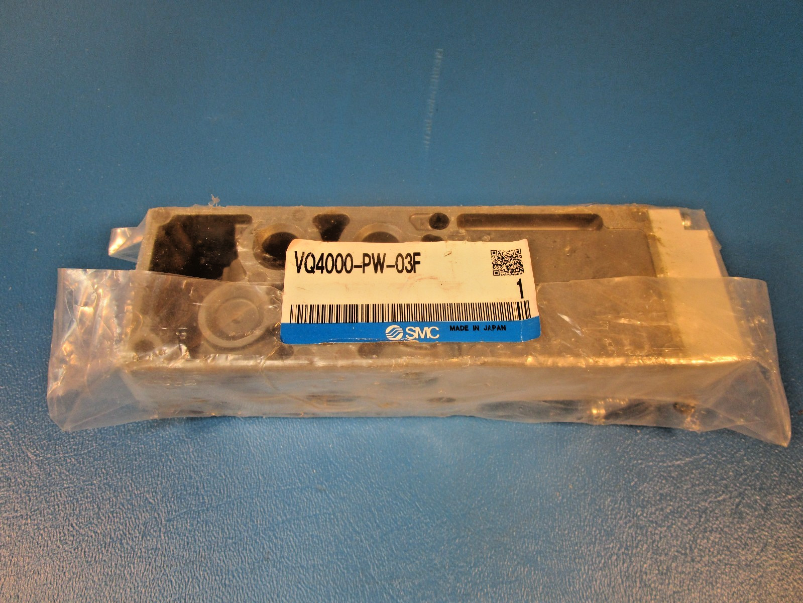 SMC VQ4000-PW-03F, SUB PLATE, VFS4000 SOLENOID VALVE 4/5 PORT