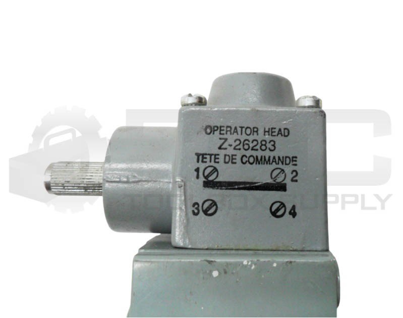 NEW ALLEN BRADLEY Z-26283 OPERATOR HEAD W/ RECEPTACLE