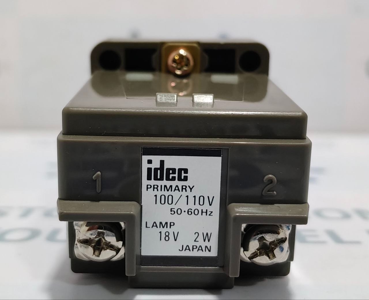 Izumi Denki Idec APN118-W Pilot Lamp Primary 100/110V 50-60 Hz Lamp 18V 2W