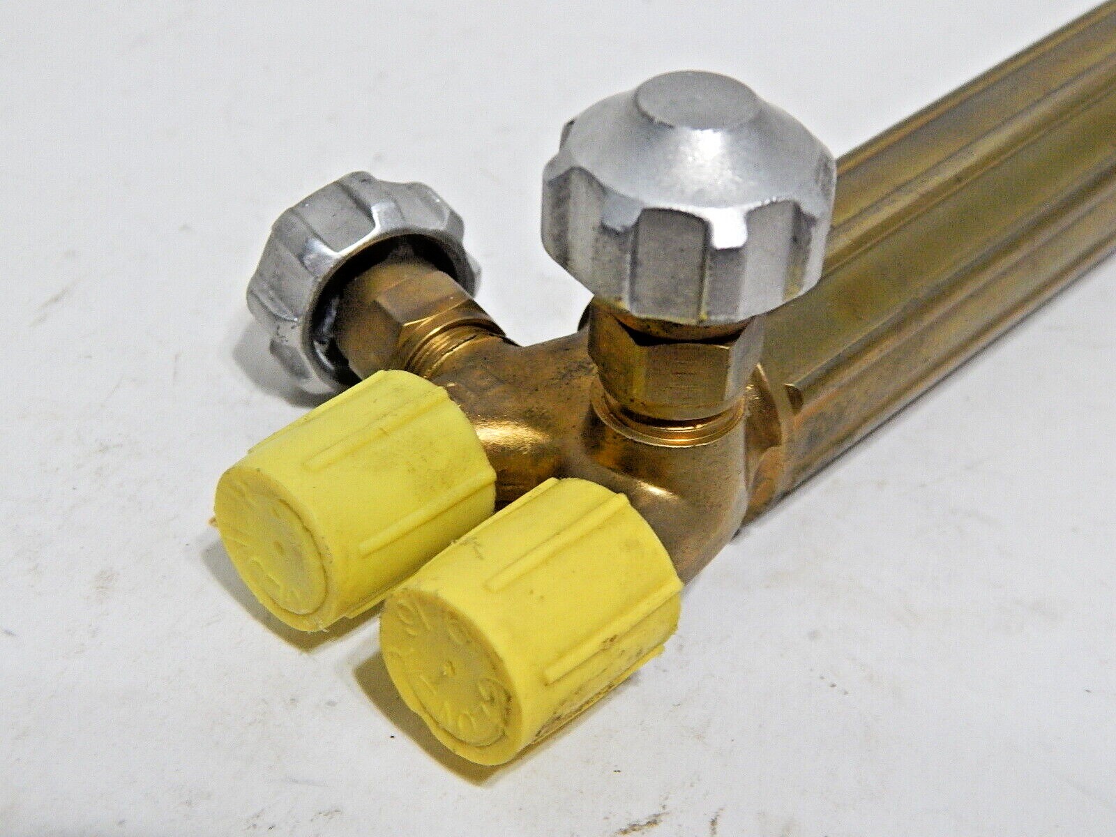UNIWELD WH79 MEDIUM DUTY WELDING HANDLE WITH UM79 MIXER