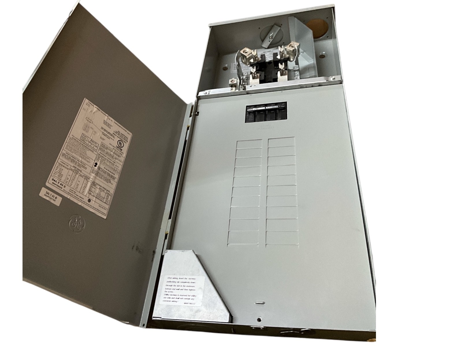GE TSMR2020CSCUFMG 3-Wire 20/40-Circuit Main Breaker Meter Socket Load Center