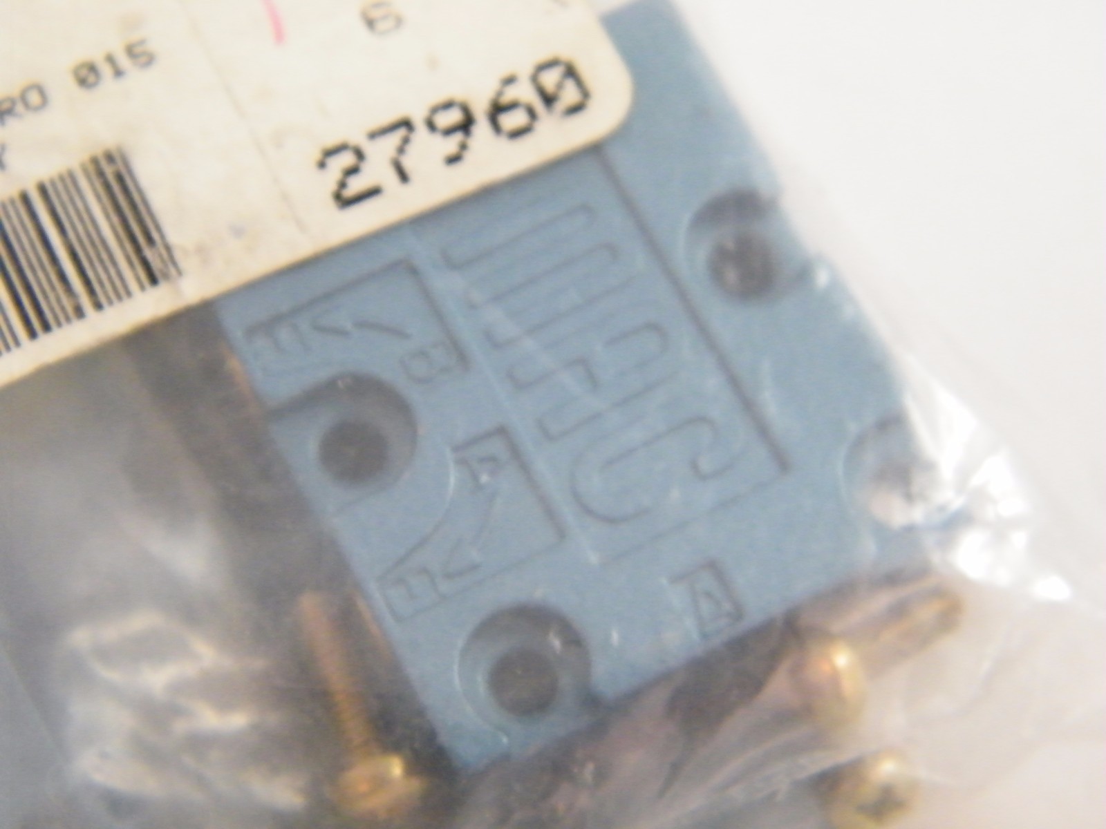 (6) NEW SKEANS COMPRESSED AIR PRO 015 MAC VALVES ~ N-45002 63000