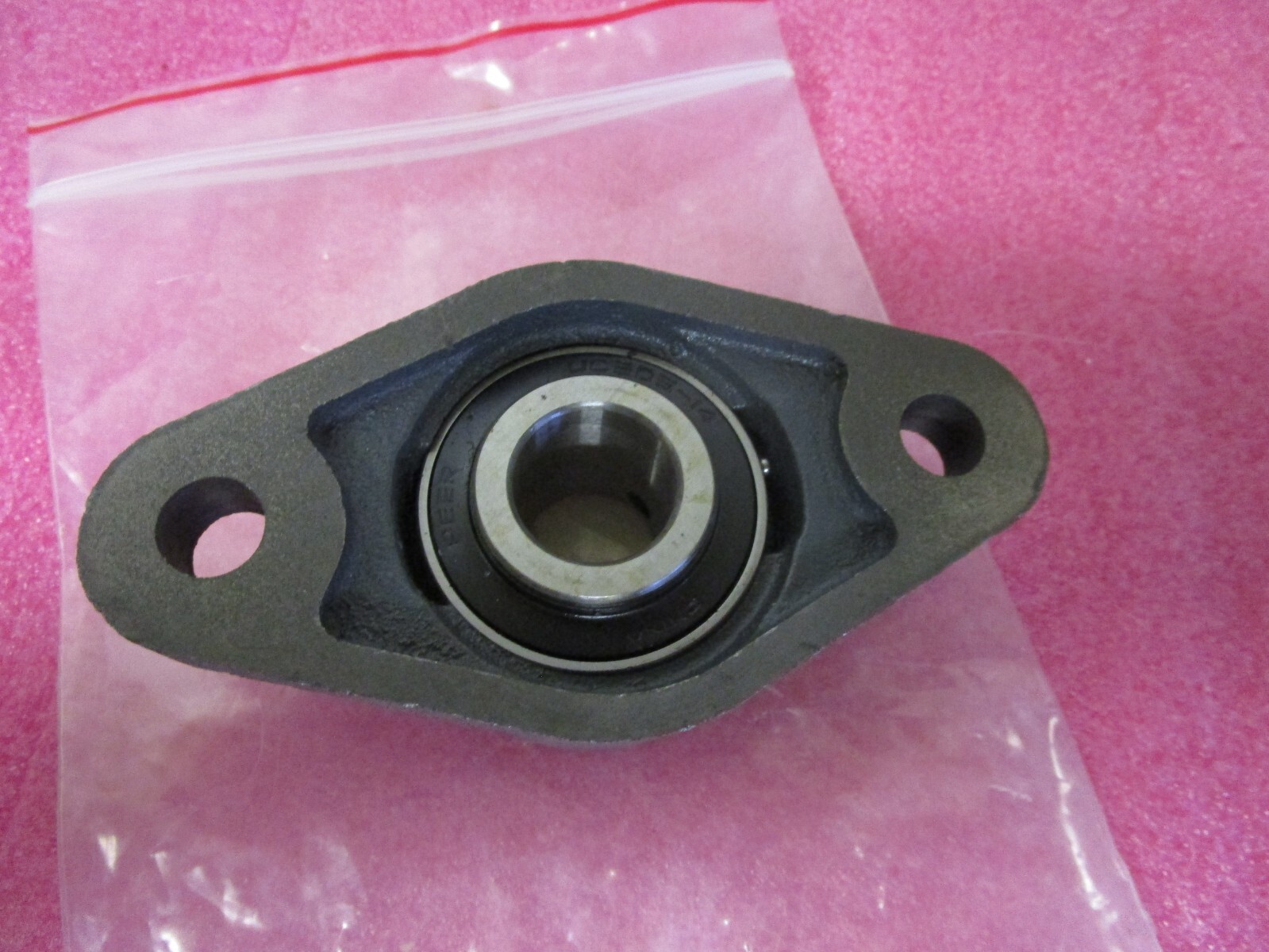 New! PEER FT205 2 Bolt Flange Bearing UC205-14