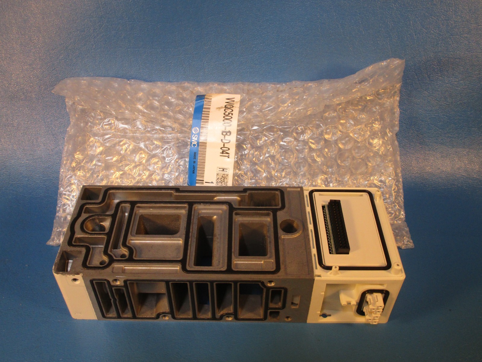 SMC VVQC5000-1B-D-04T, MANIFOLD BLOCK FOR VQC5000 SERIES