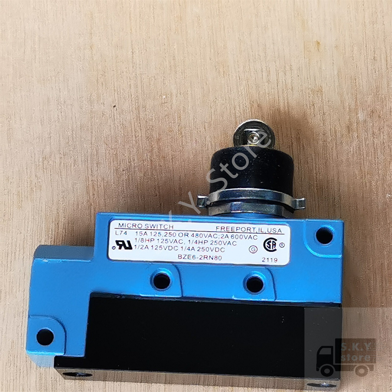 1 x NEW MICROSWITCH BZE6-2RN80 LIMIT SWITCH, for HONEYWELL BZE6 Series Switch