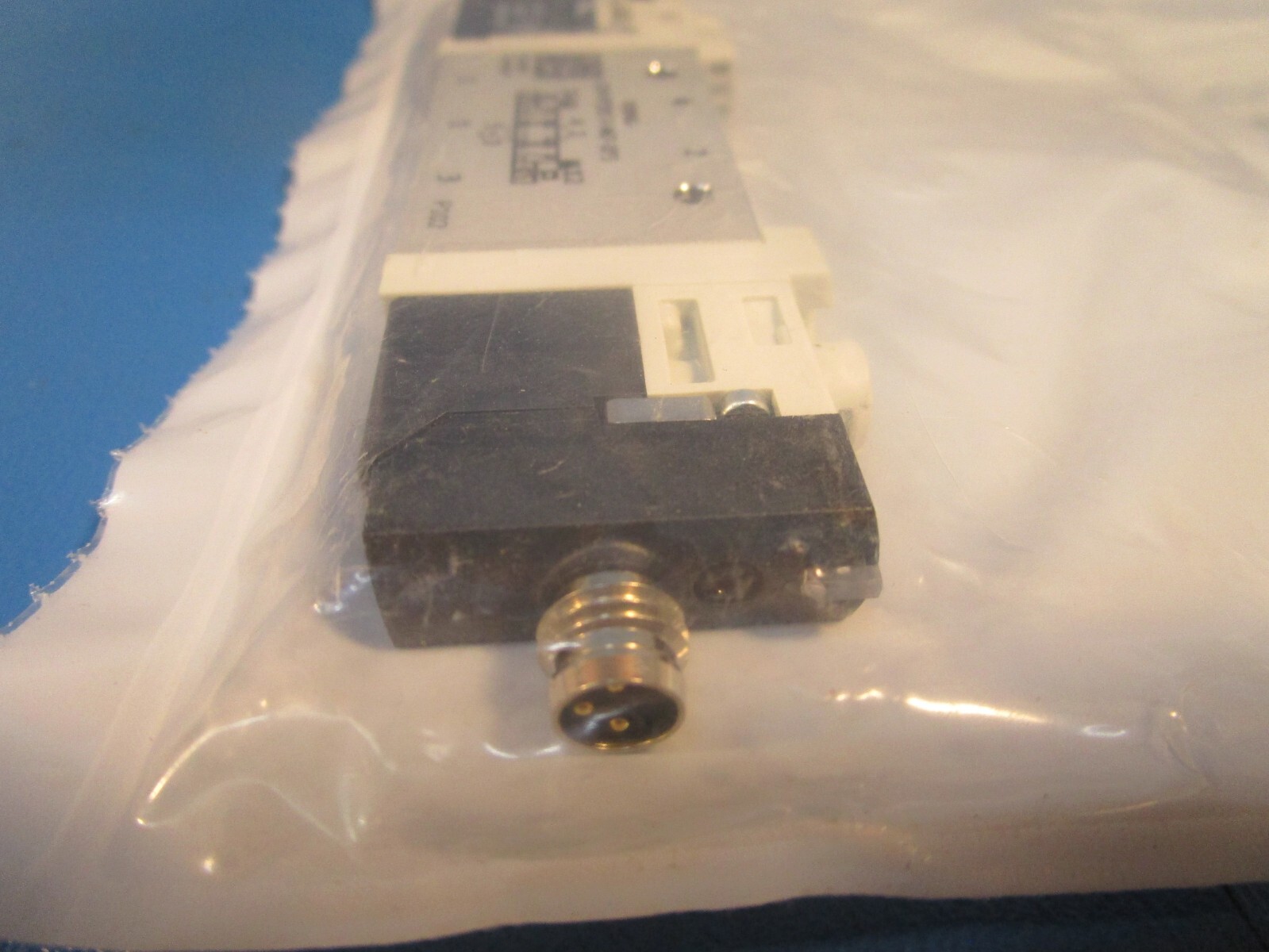 Festo VUVG-L10-P53C-T-M7-1R8L, 574223 Solenoid Valve 5/3-way
