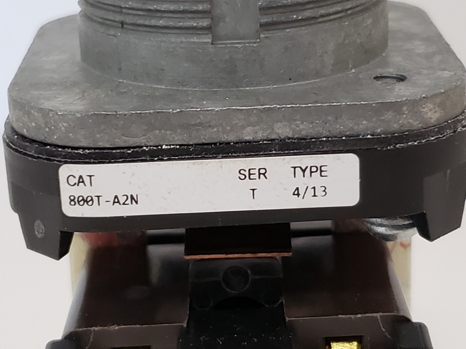 ALLEN BRADLEY 800T-A2N PUSH BUTTON MOMENTARY FLUSH HEAD BLACK 2NO 2NC SER T NIB