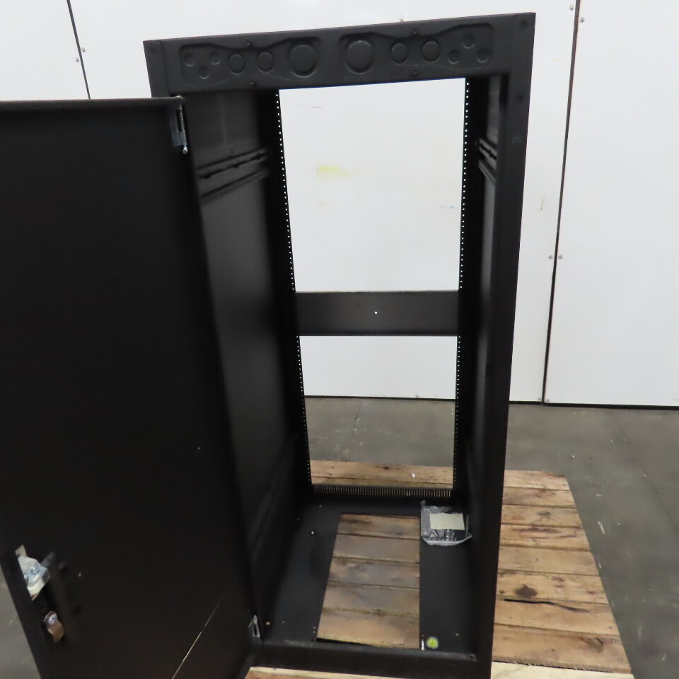 Middle Atlantic ERK-2725 27u Server Rack Enclosure 22″ x 25″ x 51-1/2″ Tall