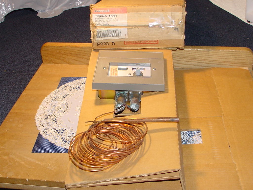 HoneyWell TP954A1608, Temperature Indicating Controller, 0-150F, 20 Foot, NOS