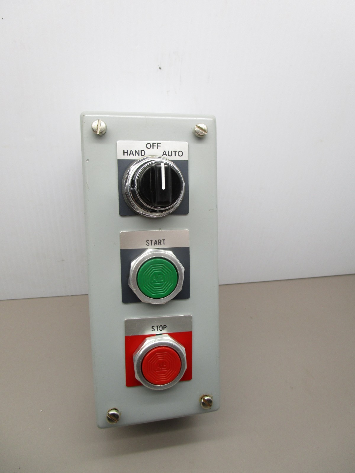 Hoffman E-3PB Push Button Enclosure with Switches ON-OFF-ON / Start / Stop
