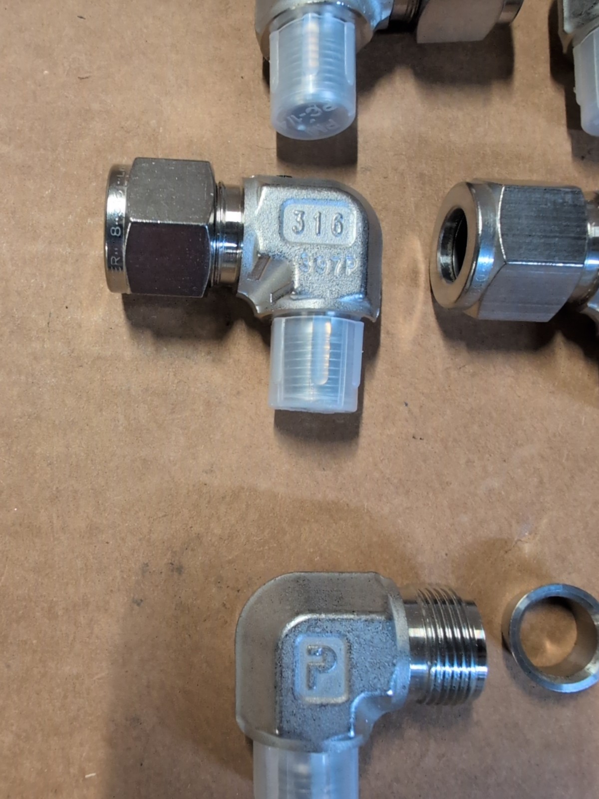 Parker 316 SS 90° Elbow Fitting, 1/2″ TUBE X 1/4″ NPT, LOT OF 5