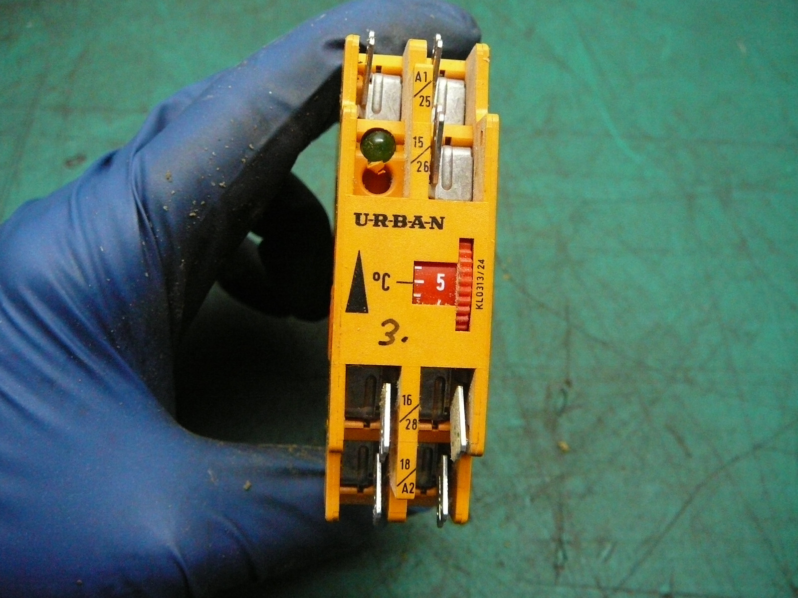 U-R-B-A-N THERMOSTAT TYP ZTR 20 220V 35°C – 70°C 95°F – 160°F