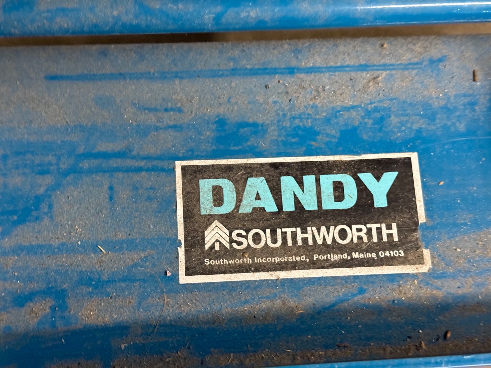 Dandy Lift Model A-350W Manual Hyd. Load Capacity 770# 36″ X 24″ Platform