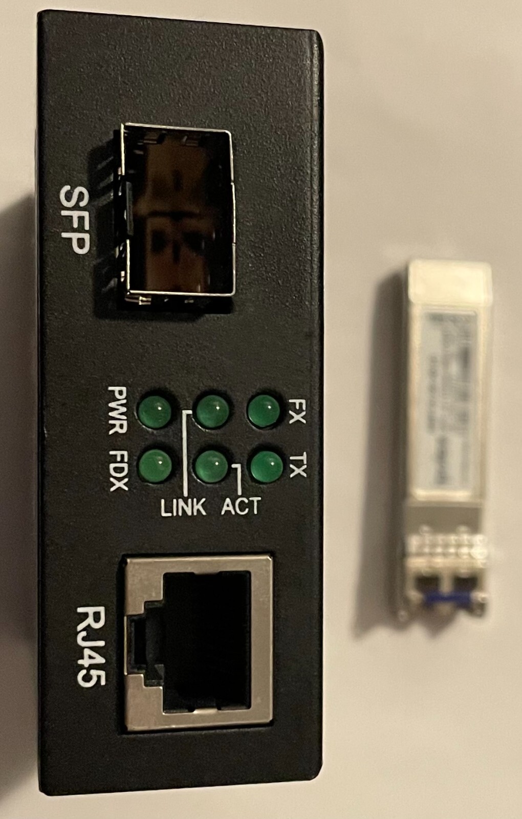 IPOLEX A7S2-33-1GX1GT-SFP/GT3 10GTEK SFP MEDIA CONVERTER WITH SFP TRANSCEIVER